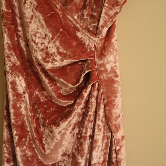 PINK VELVET TIGHT DRESS - Picture 2 of 5